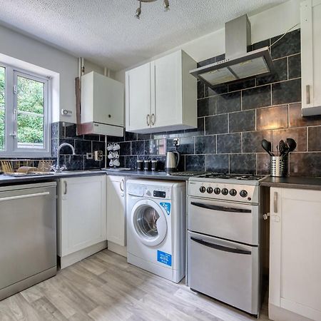Capri 13 Sa - 3 Bed House, Close To Loughborough University & M1 Motorway, Free Wifi, Big Garden, Ample Parking- Ask For Contractor Rates! Екстериор снимка