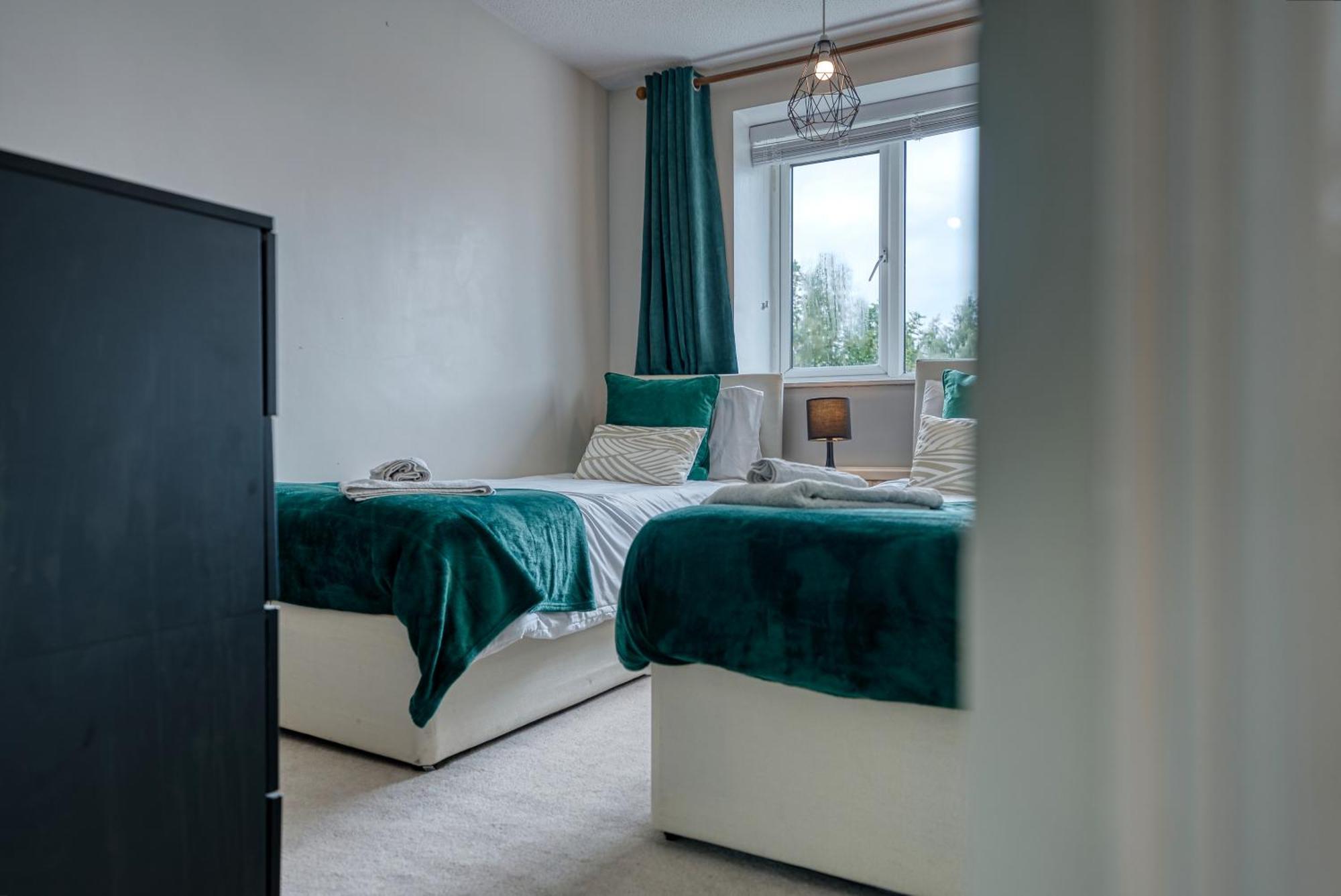 Capri 13 Sa - 3 Bed House, Close To Loughborough University & M1 Motorway, Free Wifi, Big Garden, Ample Parking- Ask For Contractor Rates! Екстериор снимка