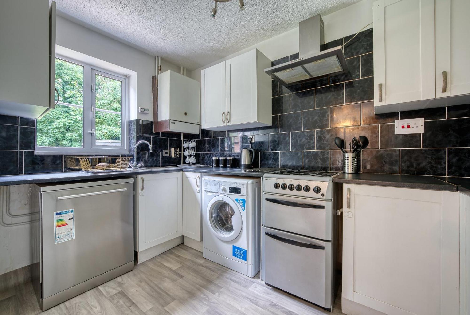 Capri 13 Sa - 3 Bed House, Close To Loughborough University & M1 Motorway, Free Wifi, Big Garden, Ample Parking- Ask For Contractor Rates! Екстериор снимка