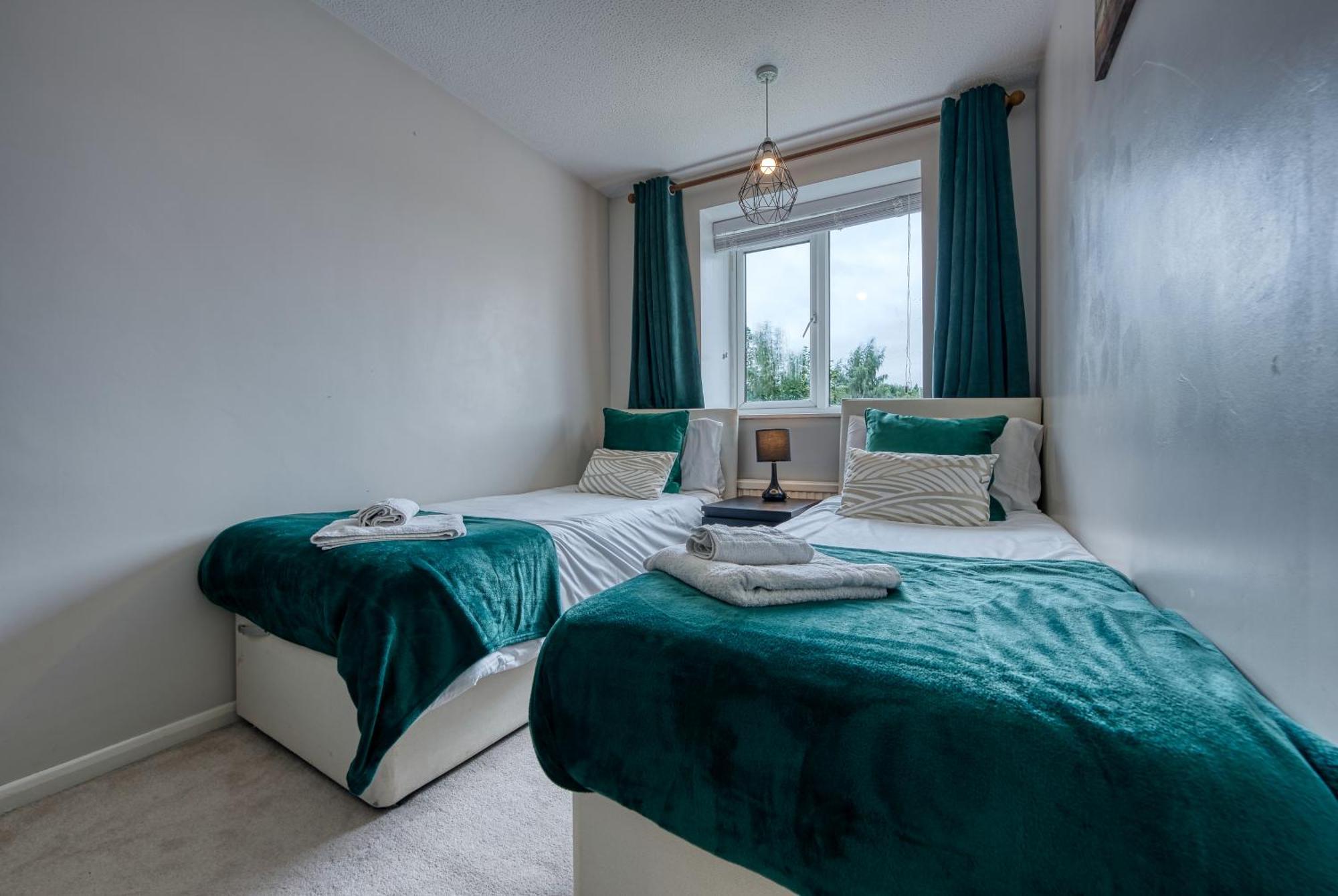 Capri 13 Sa - 3 Bed House, Close To Loughborough University & M1 Motorway, Free Wifi, Big Garden, Ample Parking- Ask For Contractor Rates! Екстериор снимка