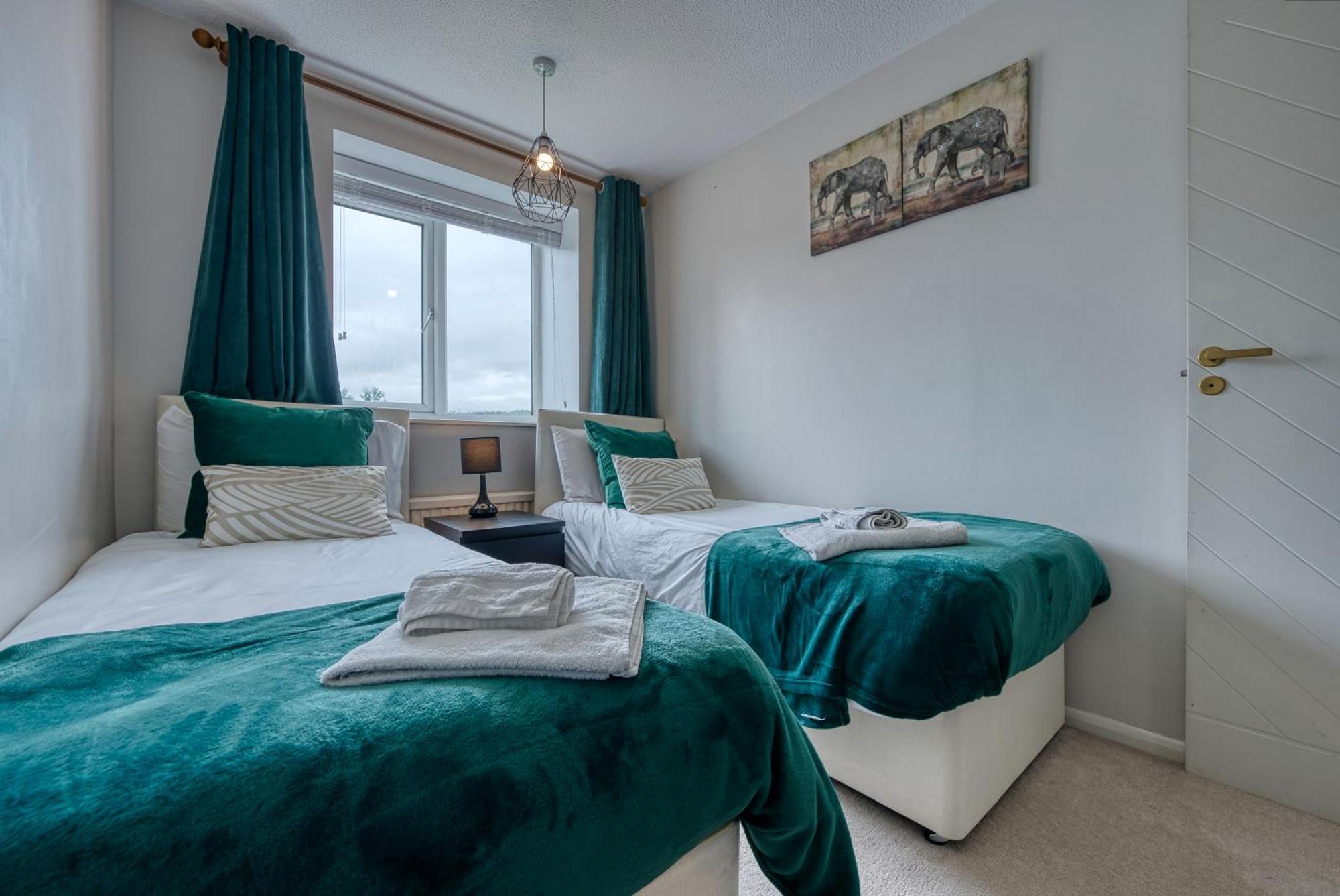 Capri 13 Sa - 3 Bed House, Close To Loughborough University & M1 Motorway, Free Wifi, Big Garden, Ample Parking- Ask For Contractor Rates! Екстериор снимка