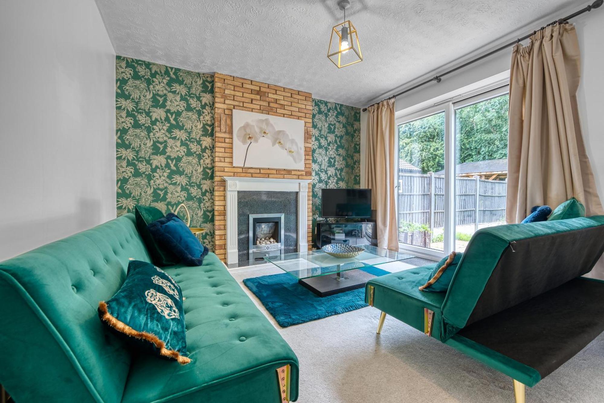 Capri 13 Sa - 3 Bed House, Close To Loughborough University & M1 Motorway, Free Wifi, Big Garden, Ample Parking- Ask For Contractor Rates! Екстериор снимка