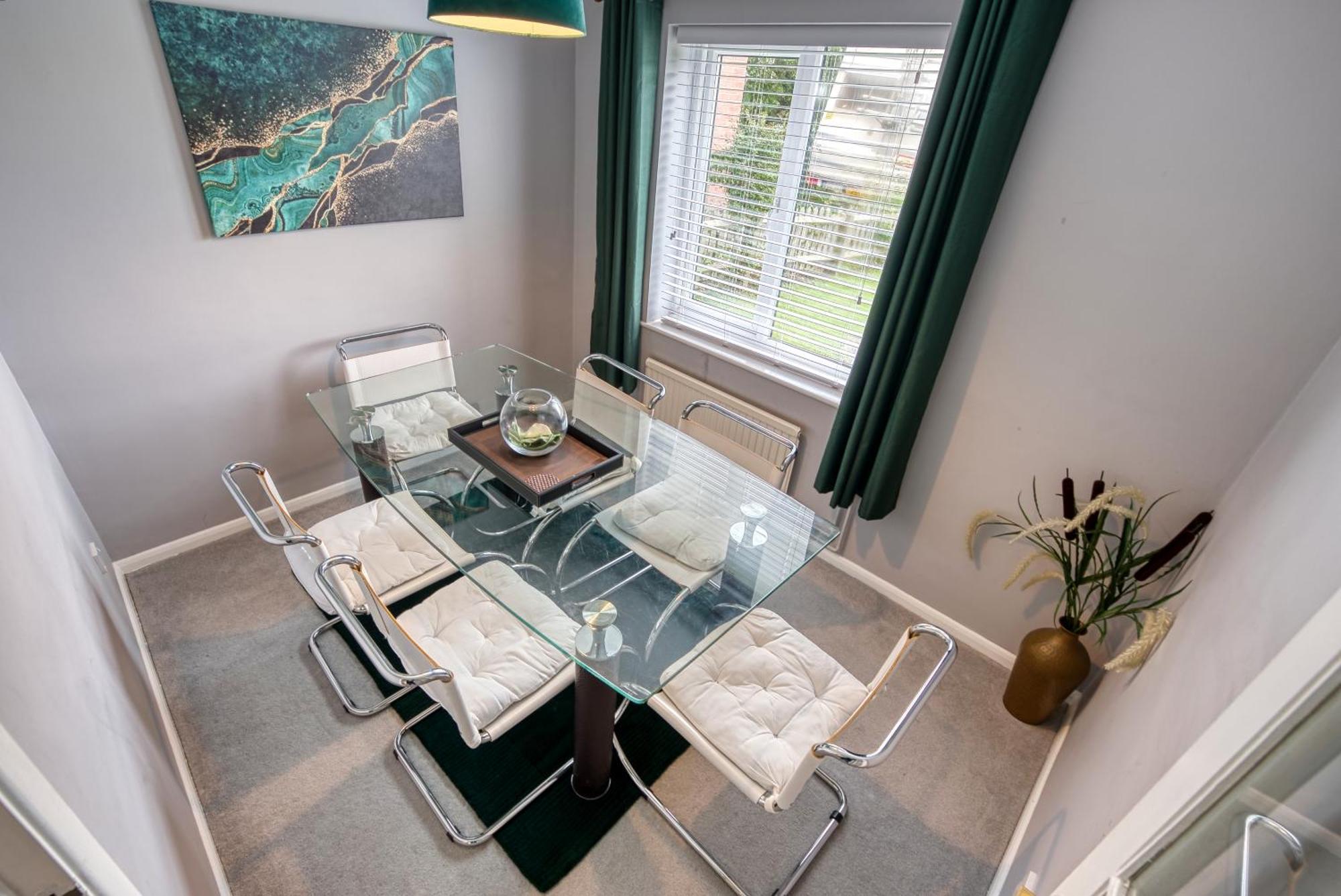 Capri 13 Sa - 3 Bed House, Close To Loughborough University & M1 Motorway, Free Wifi, Big Garden, Ample Parking- Ask For Contractor Rates! Екстериор снимка