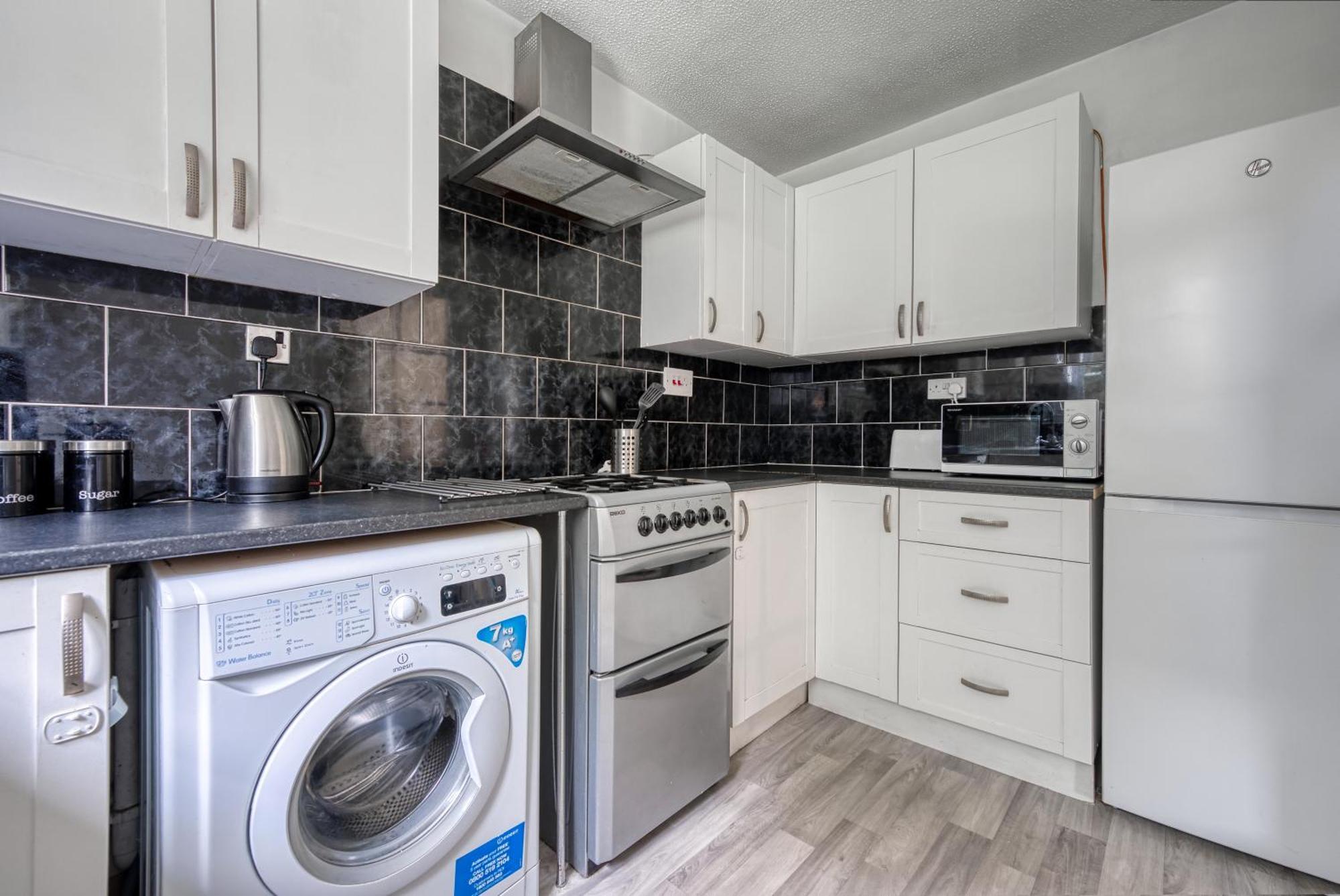 Capri 13 Sa - 3 Bed House, Close To Loughborough University & M1 Motorway, Free Wifi, Big Garden, Ample Parking- Ask For Contractor Rates! Екстериор снимка