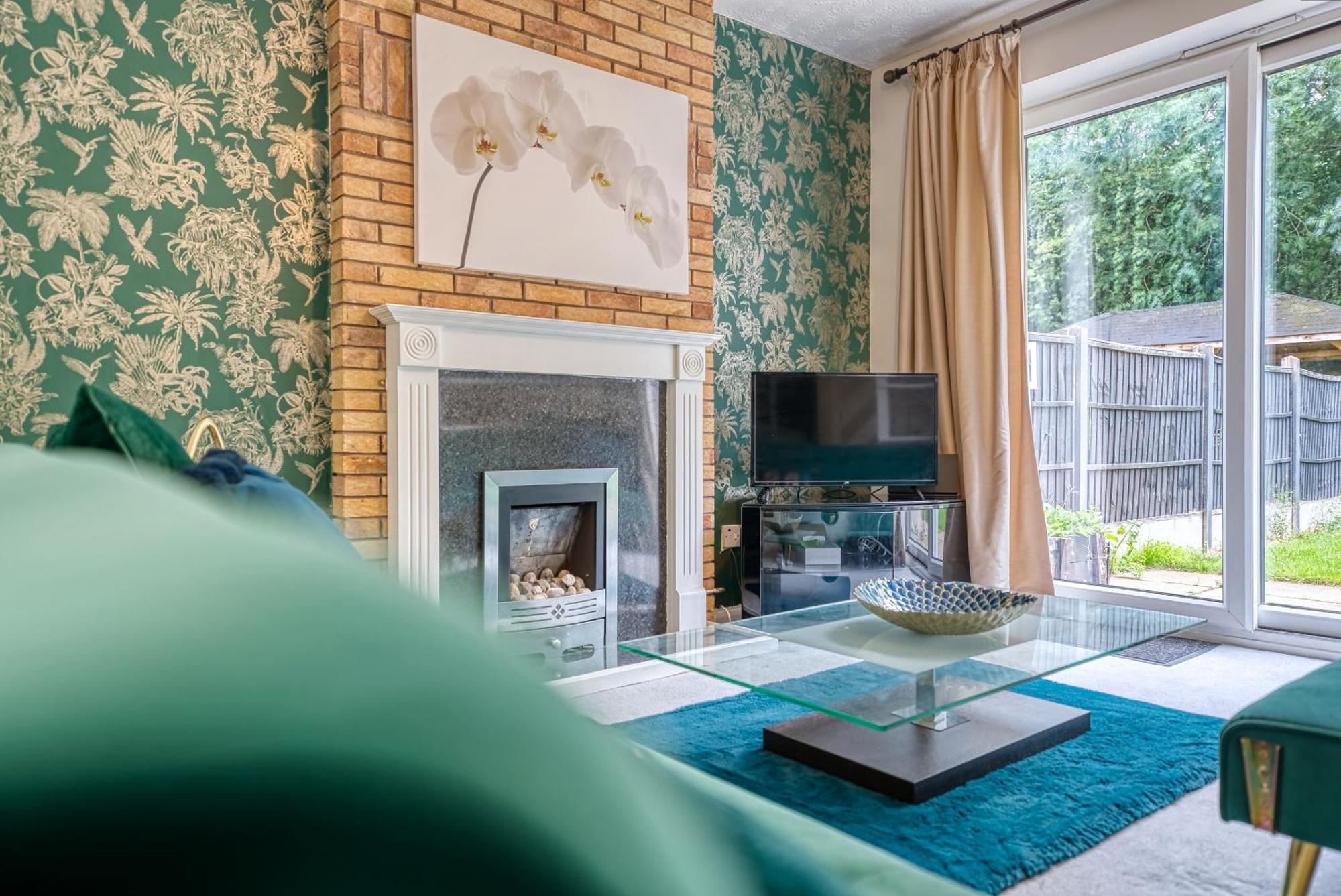 Capri 13 Sa - 3 Bed House, Close To Loughborough University & M1 Motorway, Free Wifi, Big Garden, Ample Parking- Ask For Contractor Rates! Екстериор снимка