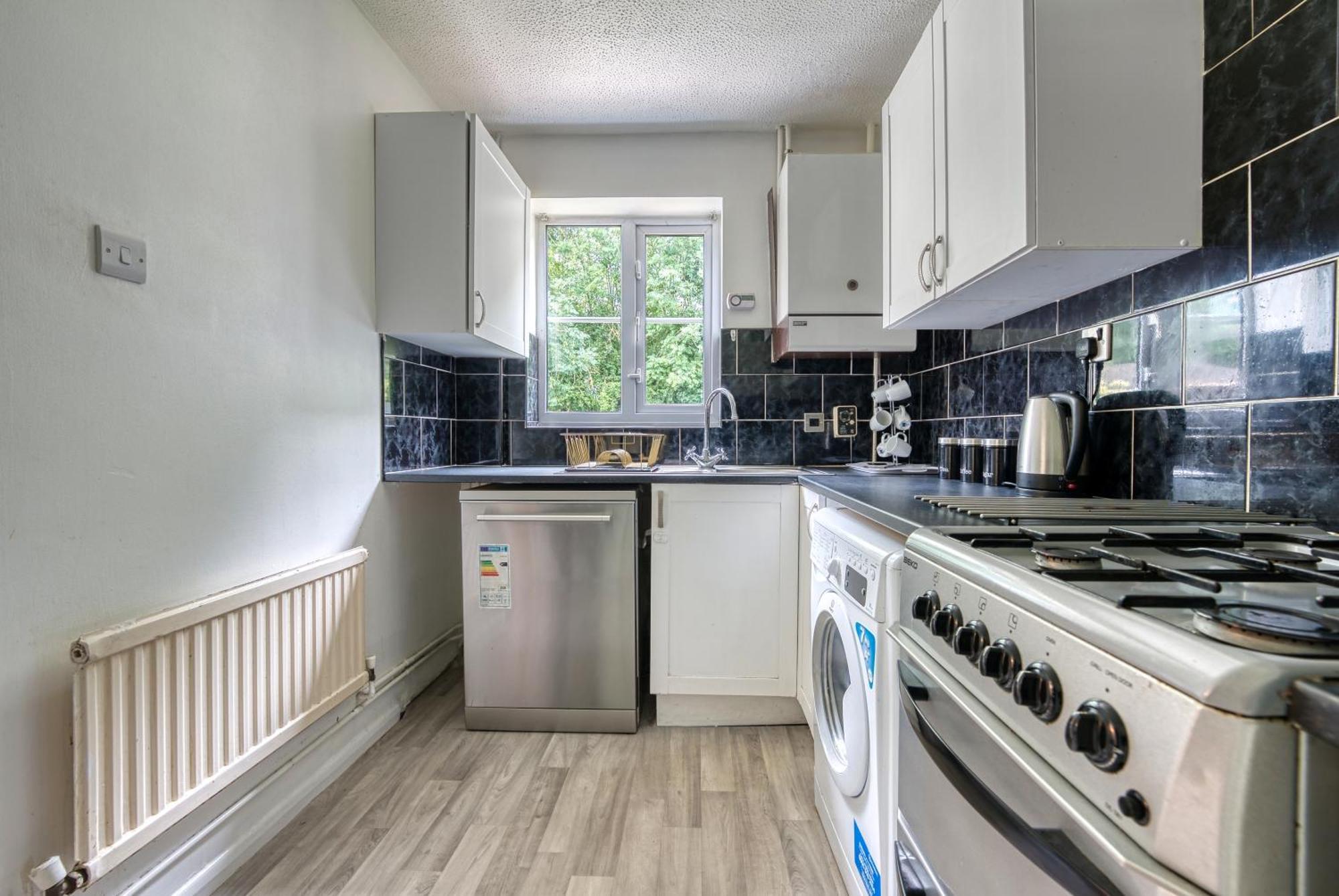 Capri 13 Sa - 3 Bed House, Close To Loughborough University & M1 Motorway, Free Wifi, Big Garden, Ample Parking- Ask For Contractor Rates! Екстериор снимка